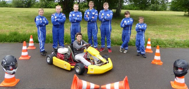 Mannschaft 1500 Breit