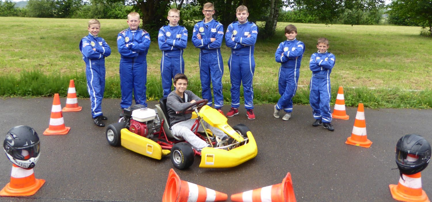 Mannschaft 1500 Breit